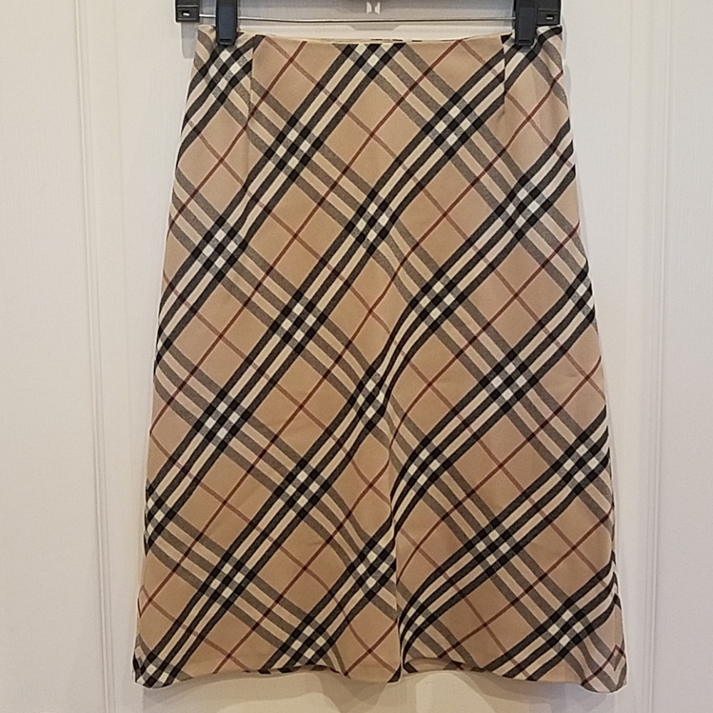 Burberry wool skirt
